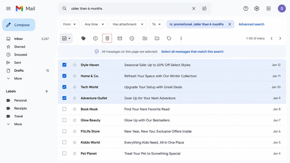 Interface de messagerie générique montrant une recherche de promotions anciennes, une liste de messages promotionnels avec cases de sélection cochées, et un bouton de suppression non encore confirmé.